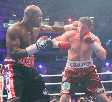 Ibragimov beats Holyfield